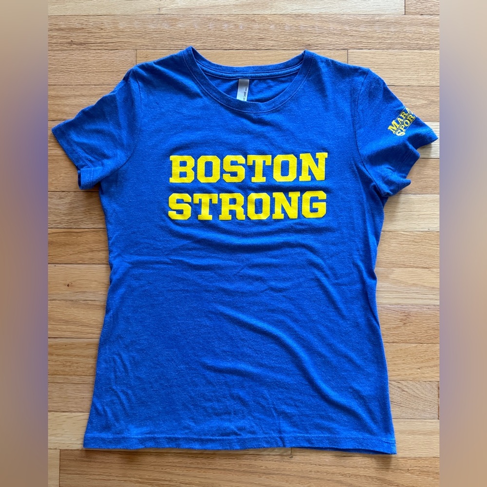 Boston Strong tshirt womens L slim fit marathon medium blue